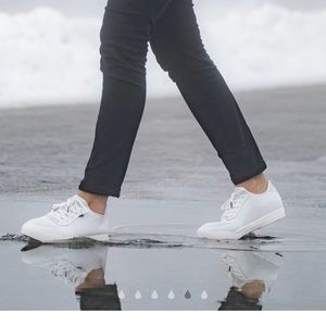 Perfect condition Vessi white sneakers 100% waterproof size 7